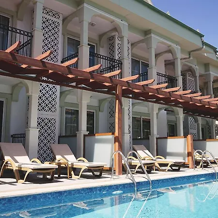 Szálloda Forest Village 5*