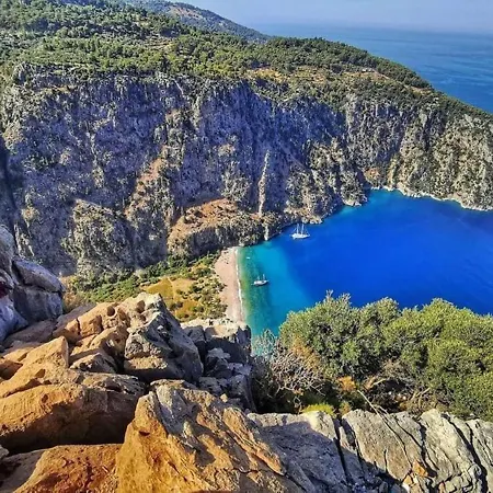 Forest Village Otel 5*