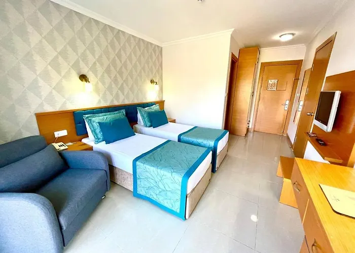 Hotell Forest Village 5*