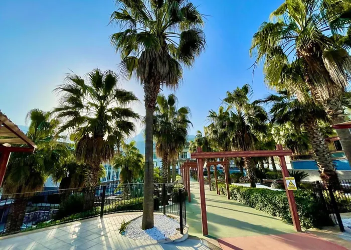 Forest Village Hotell 5*