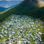 Forest Village Ολουντενίζ